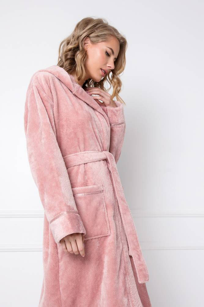 Ce ar trebui să vă ghideze în alegerea halatului de baie?