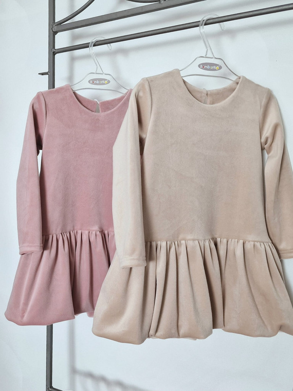 Rochie de catifea Liza Bambarillo pentru fete, roz prăfuit – elegantă și confortabilă