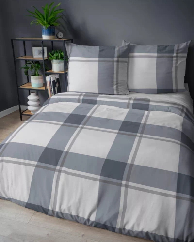 5218 A Lenjerie de pat în carouri din satin gri Detexpol
