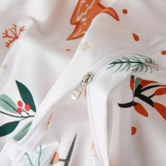 Set de lenjerie de pat din microsatin alb cu imprimeu de turtă dulce de Crăciun I25 Spod Igły i Nitki – moale, neted și rezistent