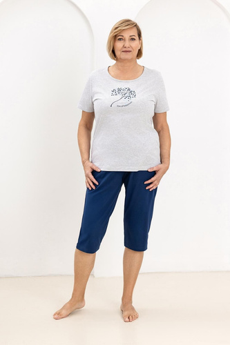 Pijama Damă Regina 732 din 100% Bumbac – Tricou cu Dungi și Imprimeu, Mânecă Scurtă, Pantaloni 3/4, Confort Natural