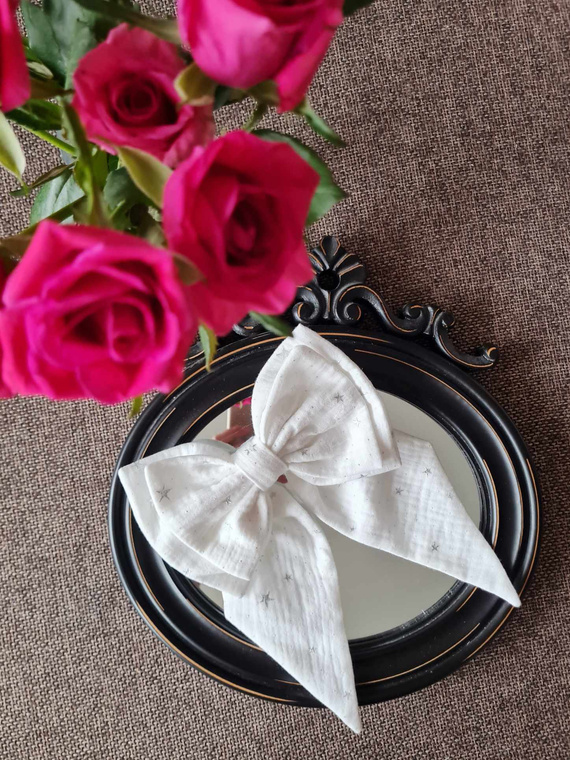 KMB16 Arc de păr de muselină cu închidere automată Marija - alb