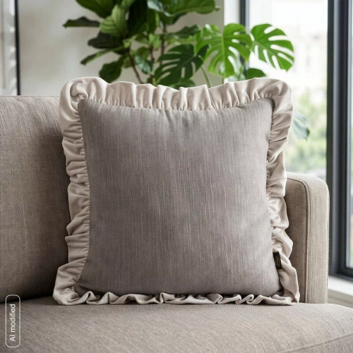 Eurofirany Elvara față de pernă decorativă 45x45 velur cu volănaș - bej
