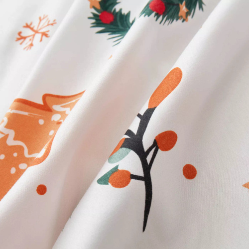 Set de lenjerie de pat din microsatin alb cu imprimeu de turtă dulce de Crăciun I25 Spod Igły i Nitki – moale, neted și rezistent