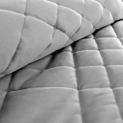 Ria 6 Cuvertura de pat decorativa din catifea Eurodraperii argintie