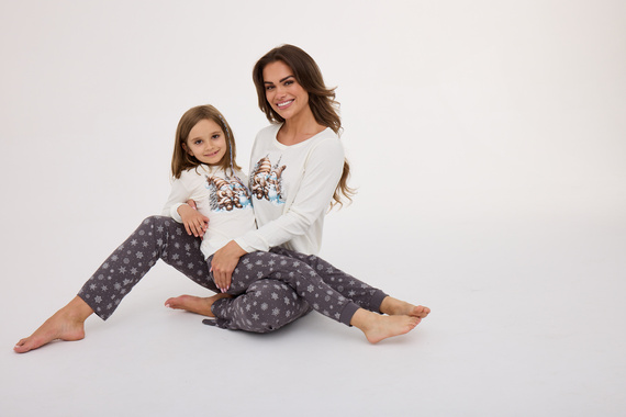 Pijamale de damă 855/428 Friends Cornette, ecru – bumbac, mâneci lungi | Elegante și confortabile