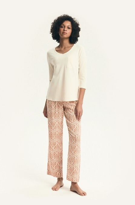 Pijama dama Henderson 43671 Denise, mânecă 3/4, decolte în V, pantaloni lungi cu model