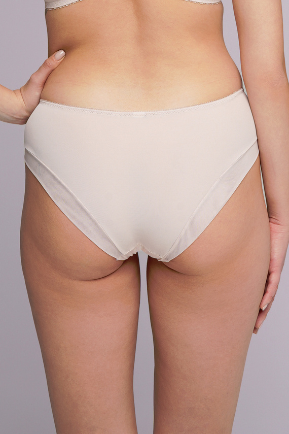 Chiloți clasici Ava 2256 beige– microfibră netedă, confort zilnic, finisaj delicat cu dantelă