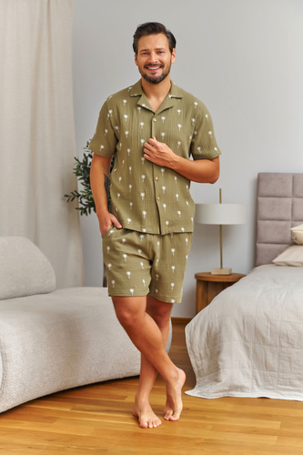 Pijama bărbați Doctor Nap 7417 muselină bumbac – cămașă și șorturi olive