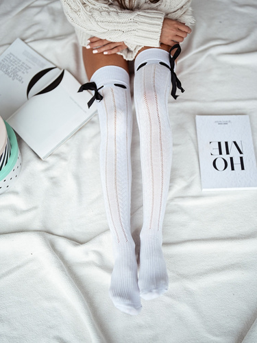 835 Wstążka Zakolanówki damskie Milena biały