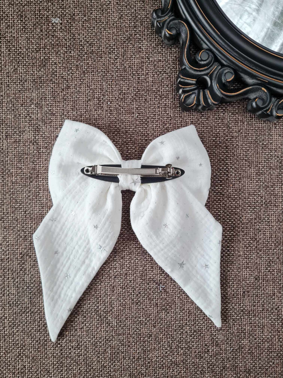 KMB16 Arc de păr de muselină cu închidere automată Marija - alb