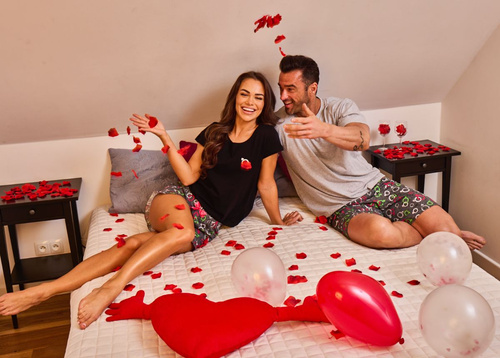 Pijama Bărbați Cornette Love Symbols 326/206 – Bumbac Confortabil | Tricou Mânecă Scurtă & Pantaloni Scurți | Cadoul Ideal de Valentine’s Day