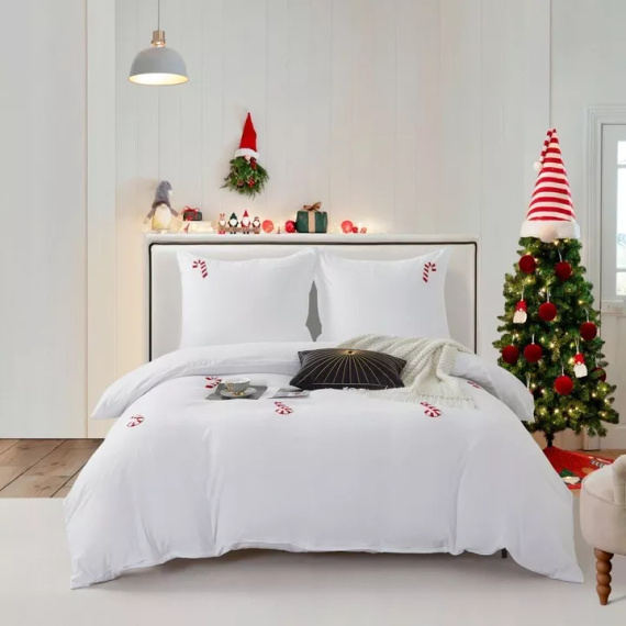 Set de lenjerie de pat din microfibră Cuty Candycanes de Crăciun de la Spod Igły i Nitki – Alb cu aplicații 3D cu acadele, închidere cu fermoar