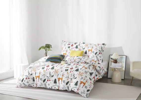 Set de lenjerie de pat din microsatin Pădurea de Crăciun, Alb de Crăciun I25, Spod Igły i Nitki – moale, neted și rezistent