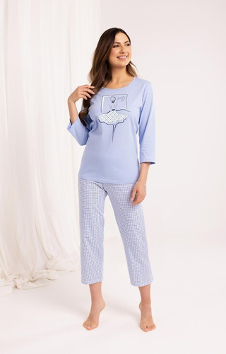 716 Pijamale dama Regina, albastru – bumbac, maneci 3/4, pantaloni 7/8 cu modele