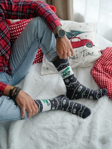 1290-030 Șosete de Crăciun pentru bărbați Milena melanj 03 – Mașină cu brad de Crăciun, bumbac