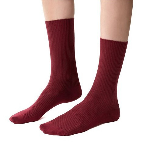 Art. 062 Șosete de damă Steven 014, vișiniu închis - cu nervuri, fără presiune, bumbac