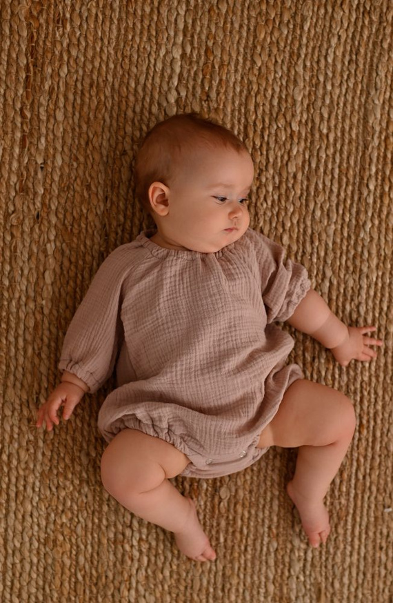 Body pentru bebelusi din muselina roz pudrat cu maneci lungi Makaszka - 100% bumbac