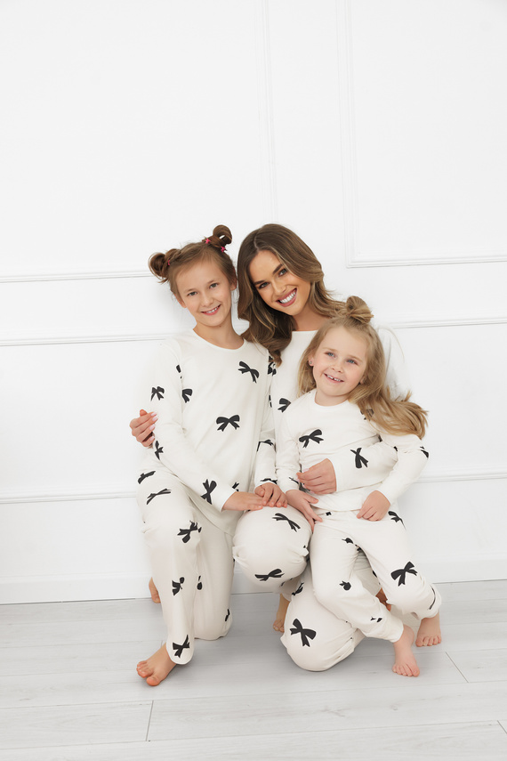 Pijama pentru fete Figaro - ecru, bumbac, mâneci lungi și pantaloni Italian Fashion 