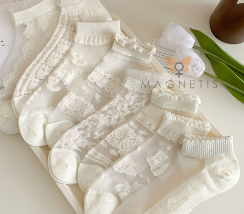 Șosete damă din bumbac Magnetis CC-251106 ecru cu model delicat