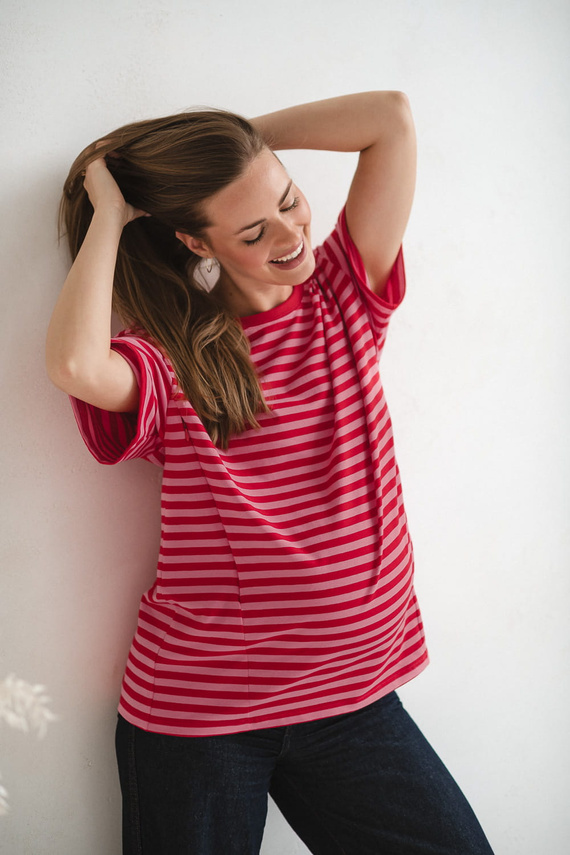 Tricou Mamahood Milk&Love pentru sarcină și alăptare, dungi roșii și roz – confortabil și elegant