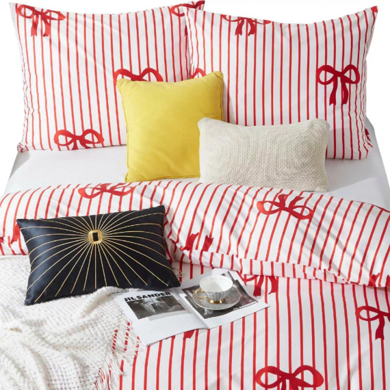 Set de lenjerie de pat din microsatin cu funde de Crăciun, alb și roșu, I25 Spod Igły i Nitki – moale, neted și rezistent