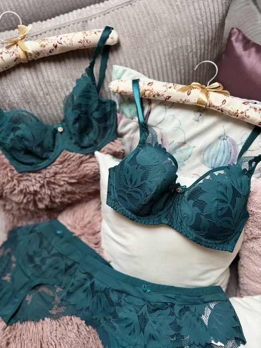 Sutien Nike verde Gaia BS 1135 – moale, cu armătură,