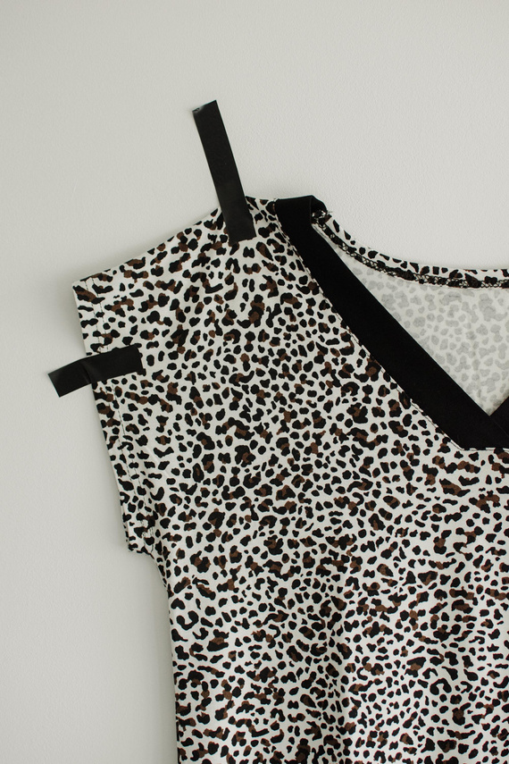 853 Kendall De Lafense - Cămașă de noapte Panther din viscoză - camuflaj ecru