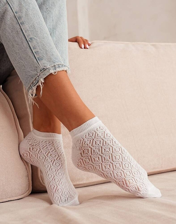 1504-002 Picioare ajurate femei Milena - alb