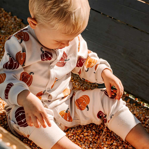 Salopă pentru copii Eevi Halloween – ecru, dovleci, fără picioare, bumbac