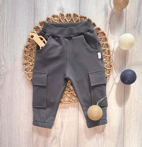 Pantaloni jogger copii Mamatti SJ11 grafit – comozi și moi