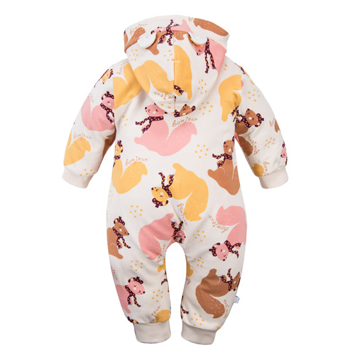 Trenorac pentru copii Fluffy Tails Eevi - ecru, cu gluga si imprimeu de toamna