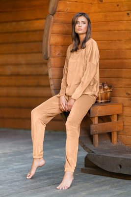 Set lung pentru femei Juga. mânecă, lungime. pantaloni camel de modă italiană