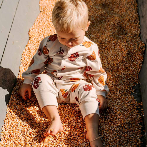 Salopă pentru copii Eevi Halloween – ecru, dovleci, fără picioare, bumbac