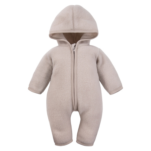 Costum pentru bebelusi din lana merinos Eevi - bej, moale si respirabil