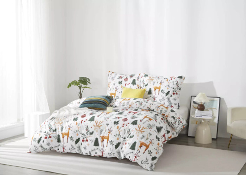 Set de lenjerie de pat din microsatin Pădurea de Crăciun, Alb de Crăciun I25, Spod Igły i Nitki – moale, neted și rezistent