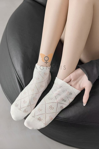 Șosete invizibile damă Magnetis CC-251102 bumbac ecru cu model delicat