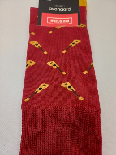 Șosete bărbați Milena Avangard 0125-122 – Small Guitars | Bumbac, fără presiune, producție poloneză - visiniu