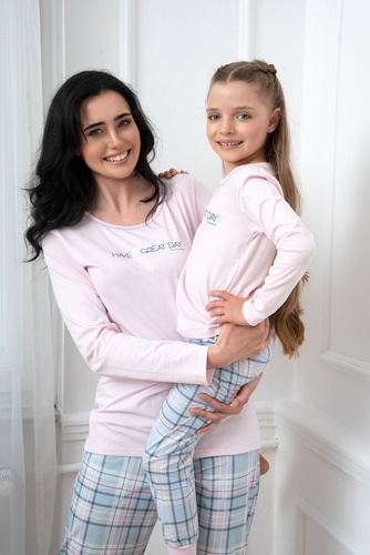 Pijama cu mânecă lungă și pantaloni lungi Glamour Ladies Italian Fashion - roz/print