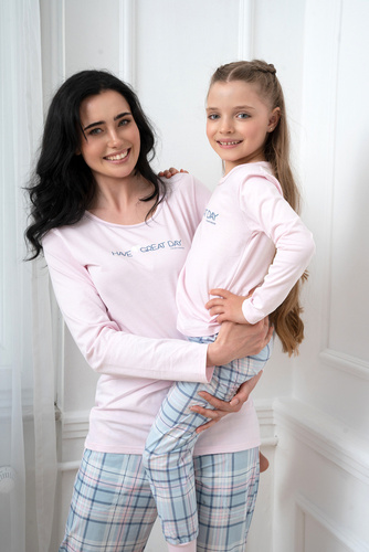 Pijama cu mânecă lungă și pantaloni lungi Glamour Ladies Italian Fashion - roz/print