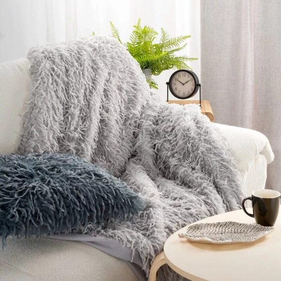 Pătură Adore, cuvertură de pat cu blană, eurodrape, argintie