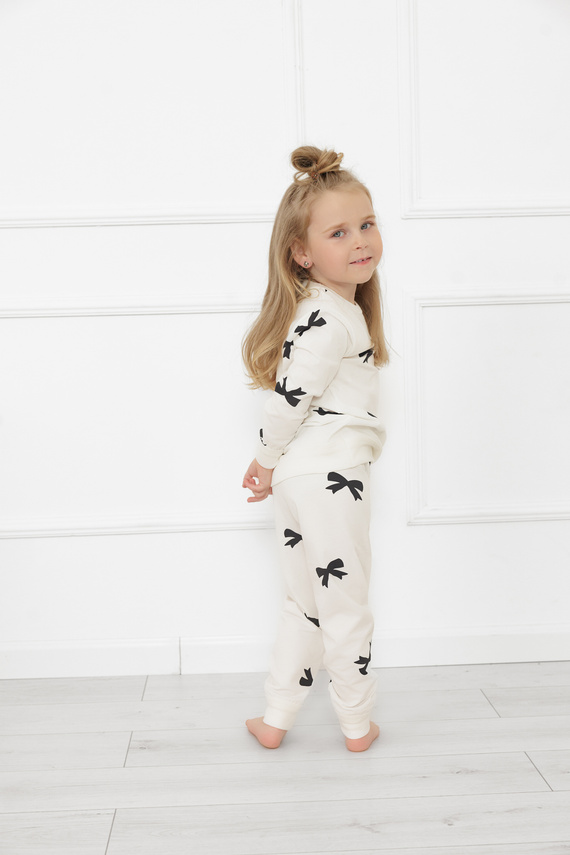 Pijama pentru fete Figaro - ecru, bumbac, mâneci lungi și pantaloni Italian Fashion 