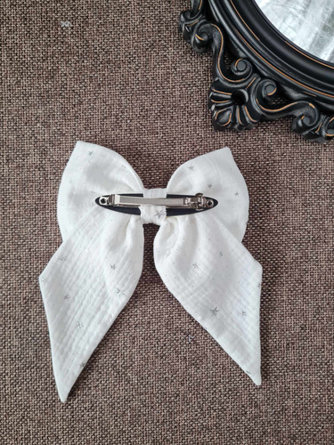 KMB16 Arc de păr de muselină cu închidere automată Marija - alb