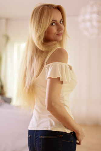 Bluza dama Vera Mirale - umar deschis, volan, vascoza - ecru