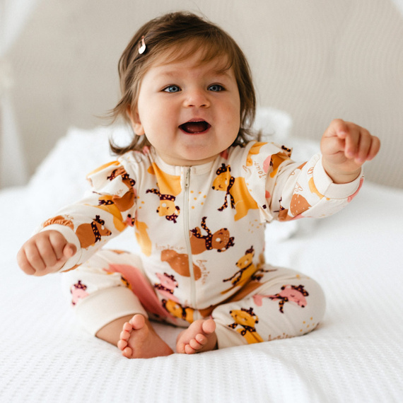 Salopeta pentru bebelusi Fluffy Tails Eevi - ecru, imprimeu, fara picioare, fermoar