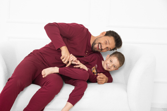 Pijama pentru bărbați Gordo - bumbac clasic, top polo și pantaloni cu buzunare Italian Fashion - maro 