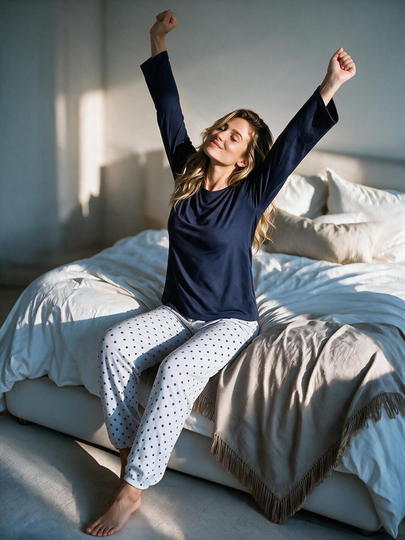 Luna 1310 Pijamale damă lungi 100% bumbac Pantaloni cu buline bleumarin