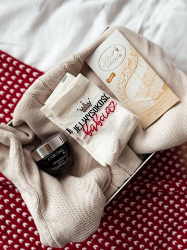 0200-134 Alteța Sa Bunica Milena șosete damă - ecru