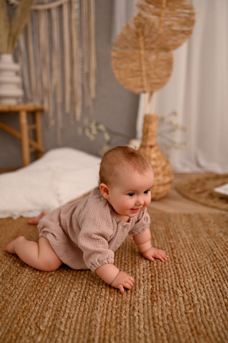 Body pentru bebelusi din muselina roz pudrat cu maneci lungi Makaszka - 100% bumbac