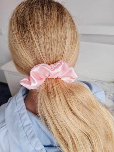 GS Scrunchie banda de păr din satin Marija - roz